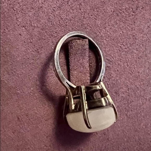 Vintage Moonstone Sterling Silver Ring - Picture 2 of 4